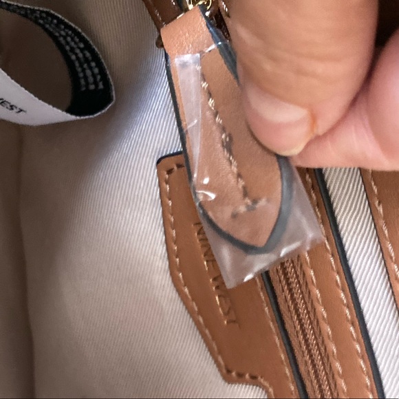 NWOT Nine Wear Hardshell Structured Bucket Signature “9” Bag w Gold Chain Strap - Picture 13 of 16